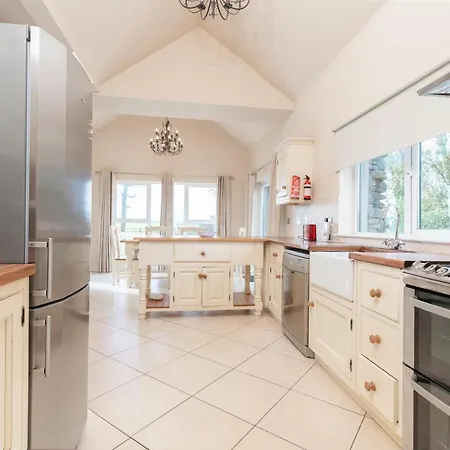 Holiday home Stunning 3-bed House In Dingle