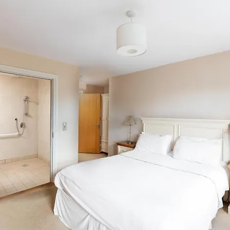 Stunning 3-bed House In Dingle Emlagh East