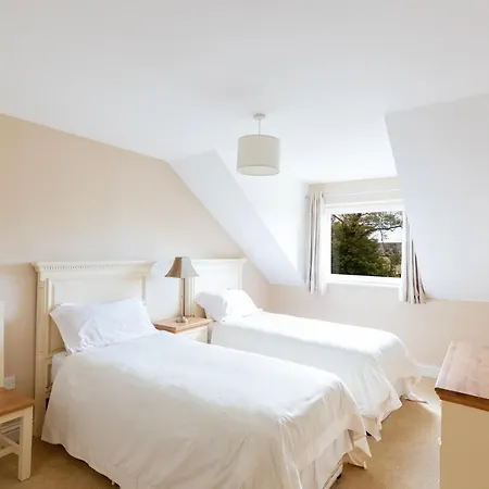 Stunning 3-bed House In Dingle Holiday home Emlagh East