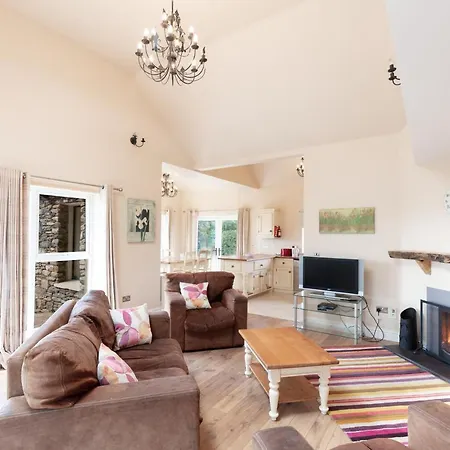 Stunning 3-bed House In Dingle * Emlagh East