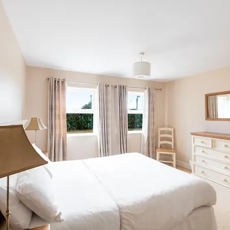 Stunning 3-bed House In Dingle